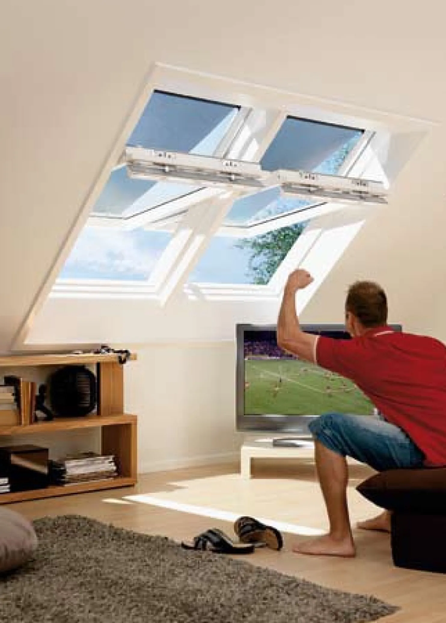 Kattoikkuna Velux TripleProtect käsikäyttöinen lapeikkuna 55 cm x 98 cm