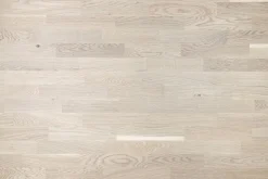 Lautaparketti Baltic Wood Country Tammi, 3-sauva, 13,3mm, valkoinen mattalakattu