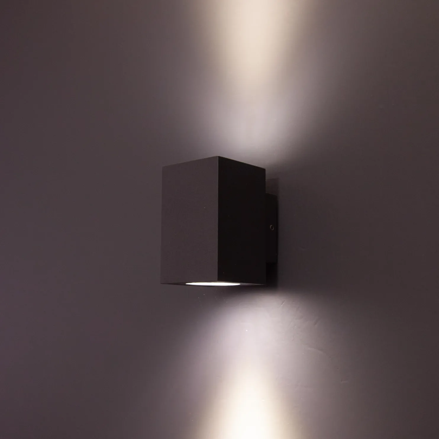 LED-seinävalaisin FTLIGHT Style Square 2x3W IP54 4000K grafiitinharmaa