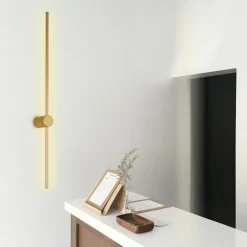 LED-seinävalaisin Linento Lighting Wible 91 cm eri värejä