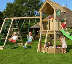 Leikkikeskus Jungle Gym Club ja Climb Module X'tra sis. liukumäen