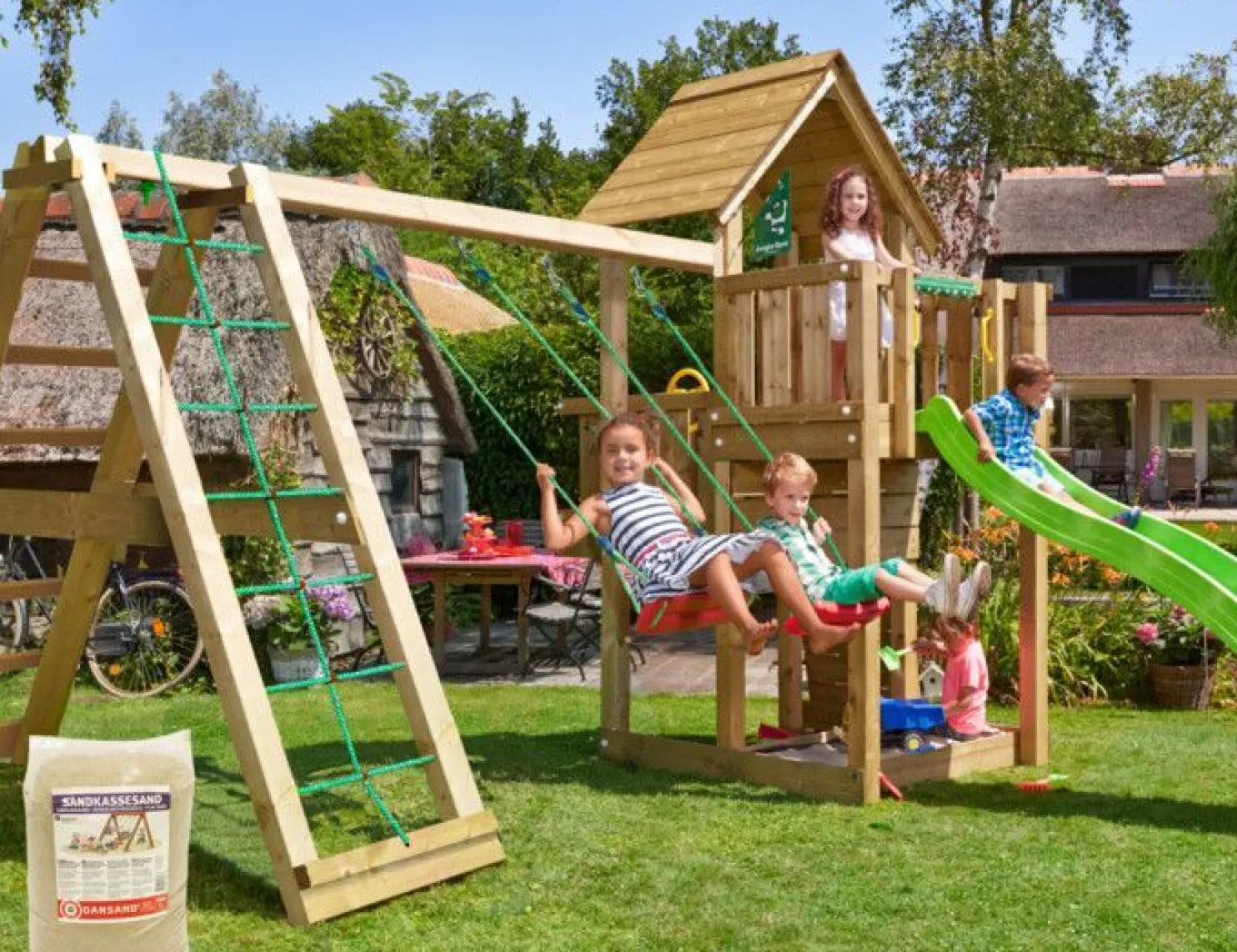 Leikkitornikokonaisuus Jungle Gym Cubby, 2-Climb Module 220, liukumäki ja 120 kg hiekkaa