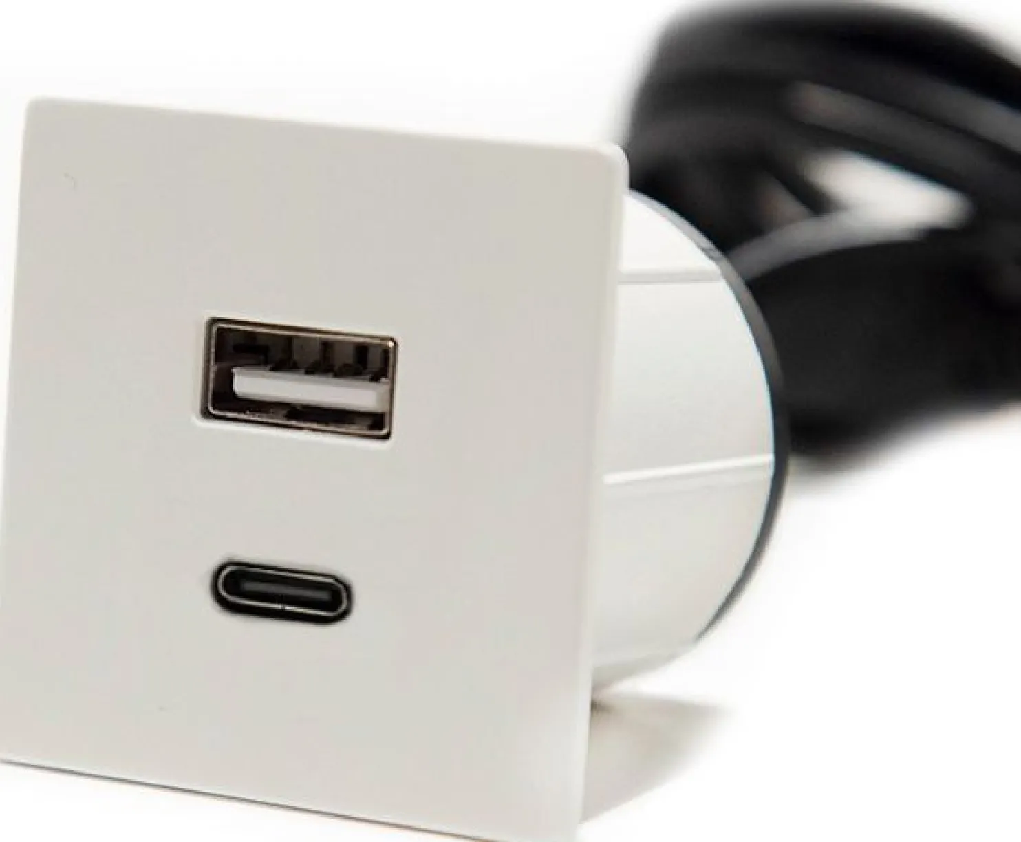 USB-pistorasia Limente PICK-2, neliö, eri värejä